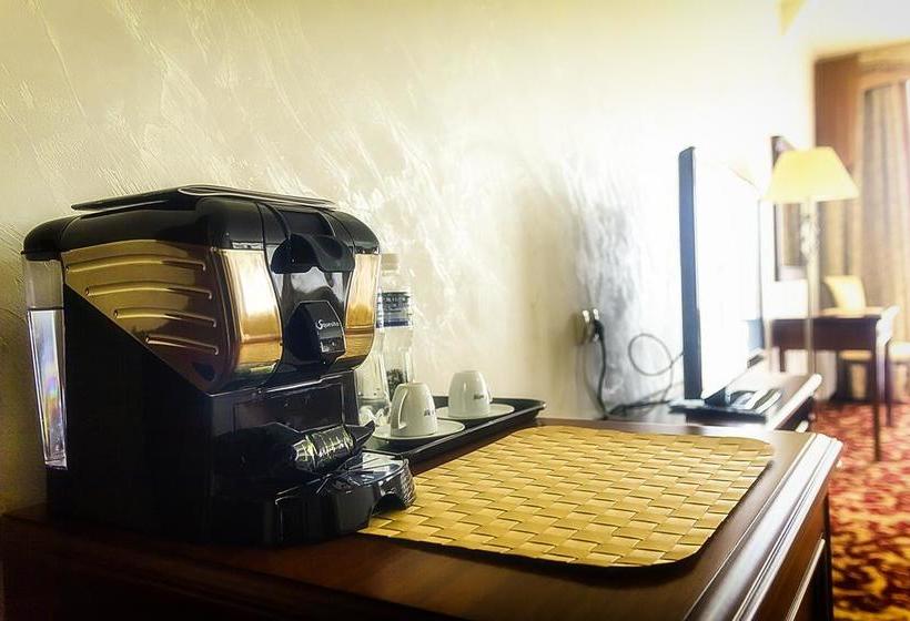 Hotel Complex Versailles