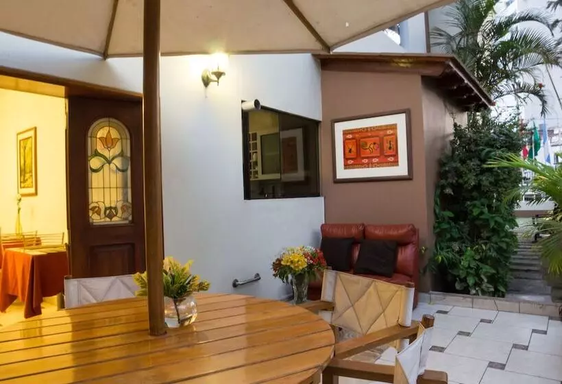 ホテル El Faro Inn