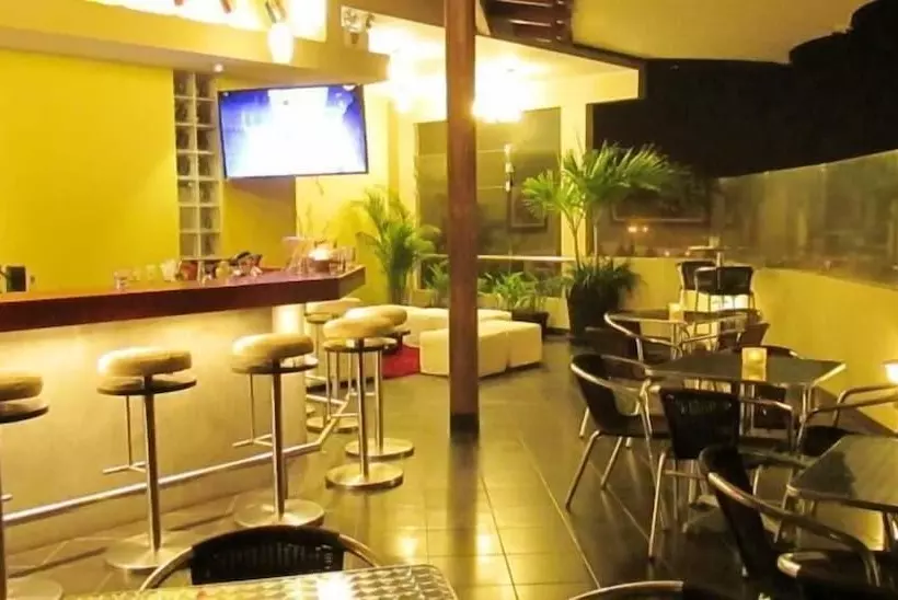 ホテル El Faro Inn