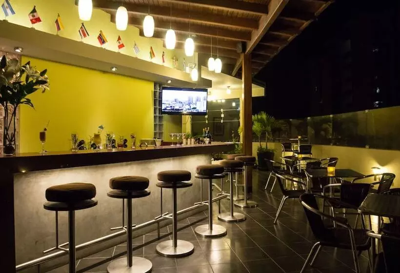ホテル El Faro Inn