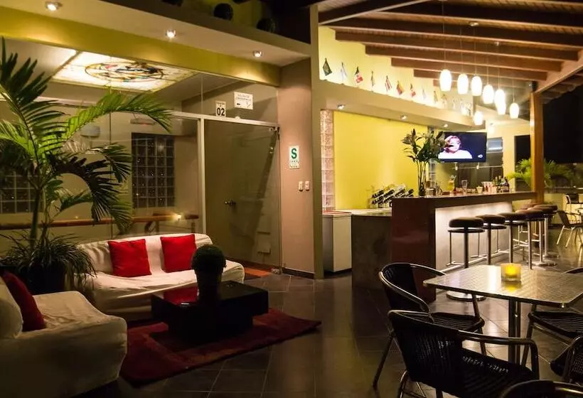 ホテル El Faro Inn