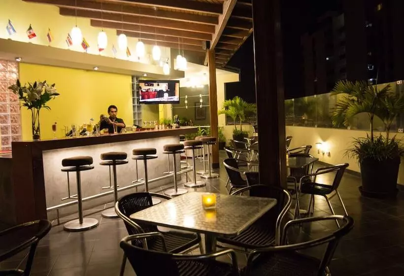ホテル El Faro Inn