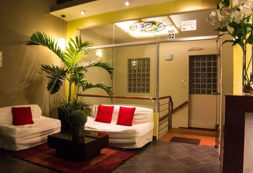ホテル El Faro Inn