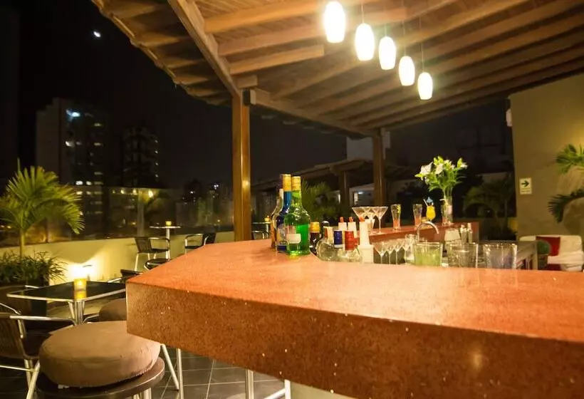 ホテル El Faro Inn