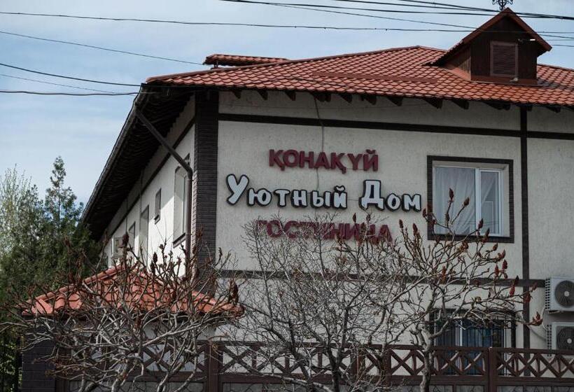 Отель Uyutnyy Dom