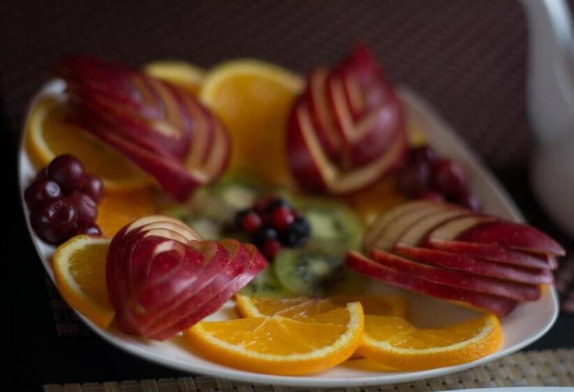 Отель Uyutnyy Dom