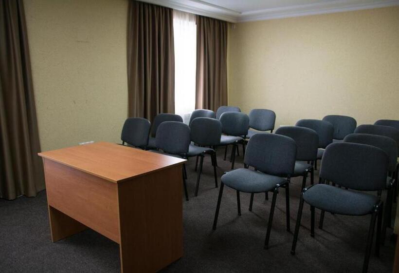 Отель Uyutnyy Dom