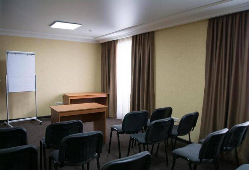 Отель Uyutnyy Dom