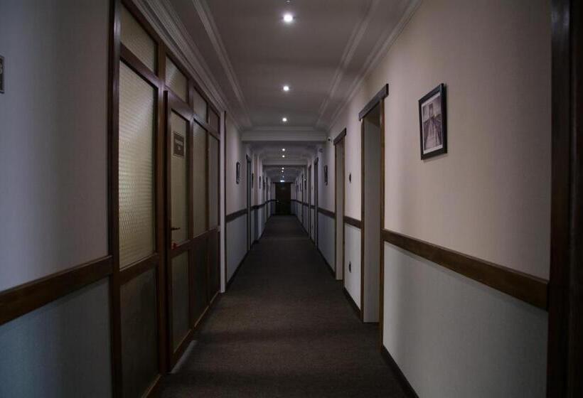 Отель Uyutnyy Dom