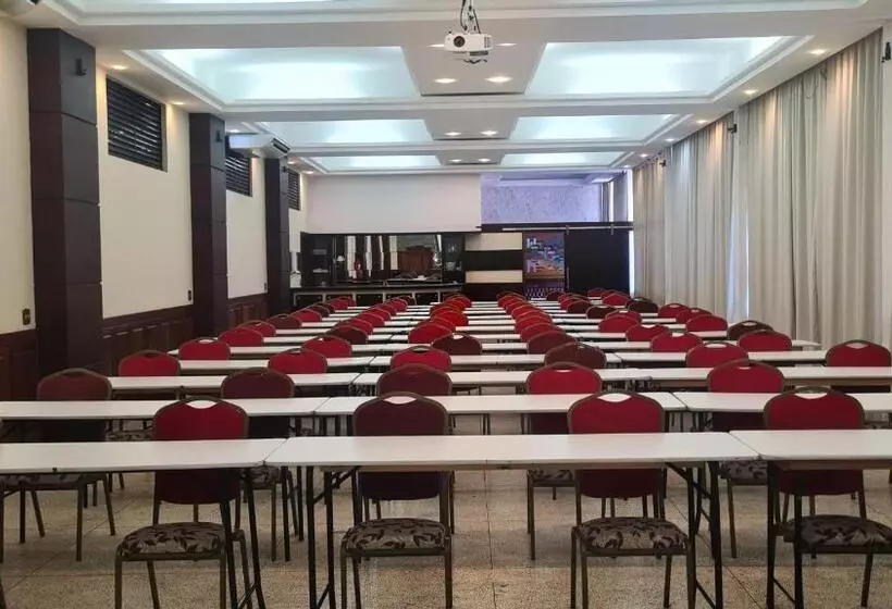 Hotelli Vila Nova