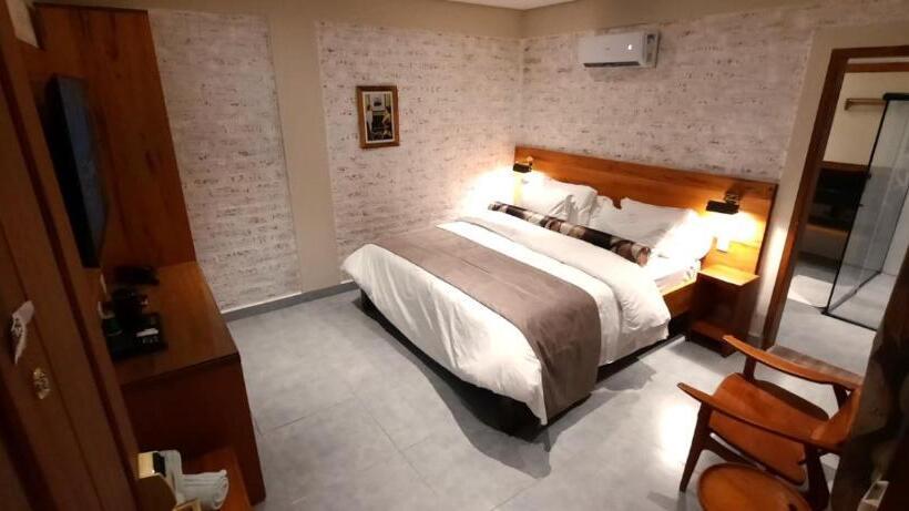 בית מלון כפרי Villa Lobos Spa Romantik