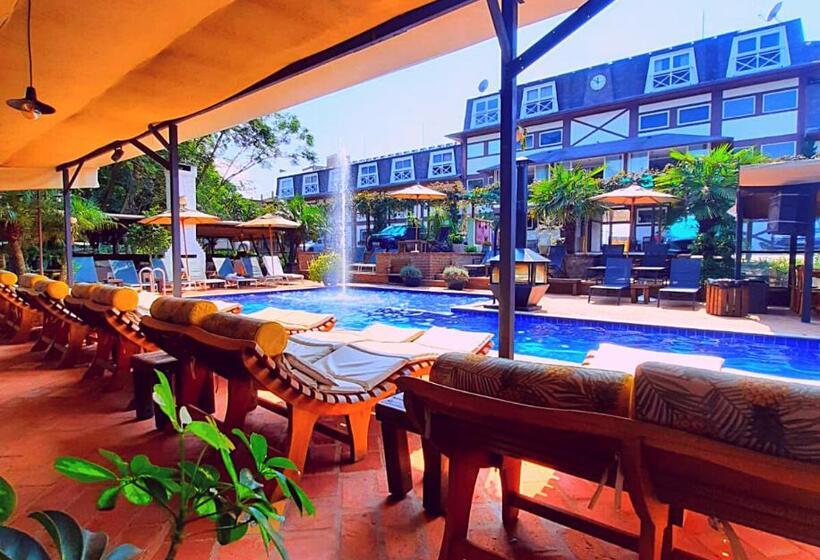 בית מלון כפרי Villa Lobos Spa Romantik