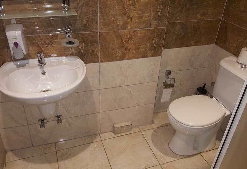 ホテル Feryıl Avm