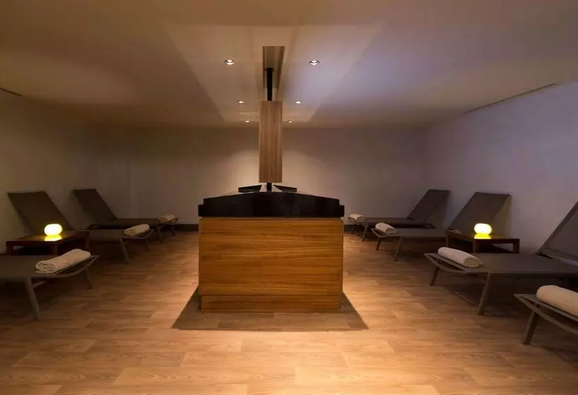 ホテル Golden Tulip Istanbul Bayrampasa