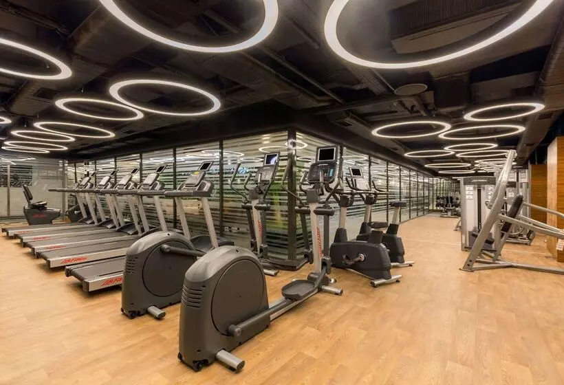 ホテル Golden Tulip Istanbul Bayrampasa