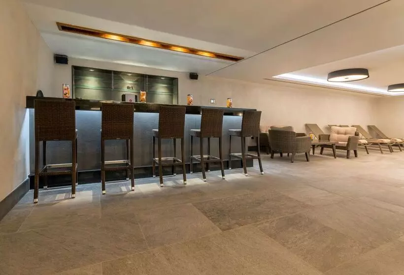 ホテル Golden Tulip Istanbul Bayrampasa