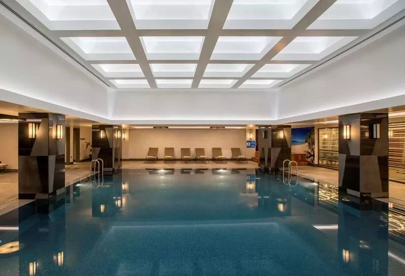 ホテル Golden Tulip Istanbul Bayrampasa