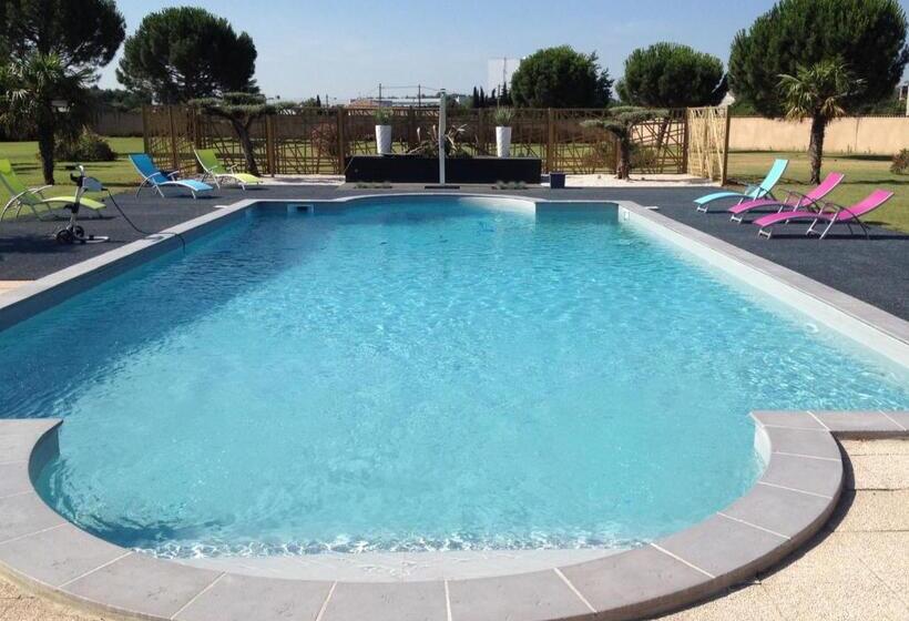 فندق Sous Les Pins