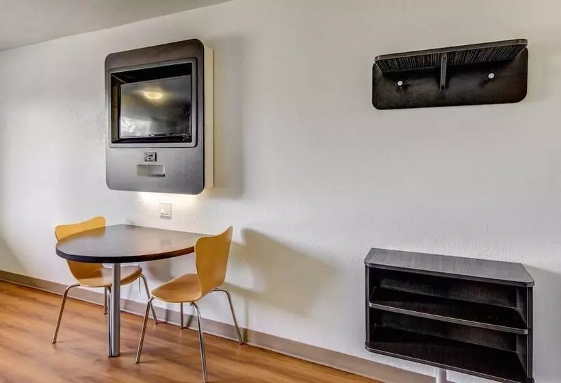 Motel 6 Waco   Lacy Lakeview