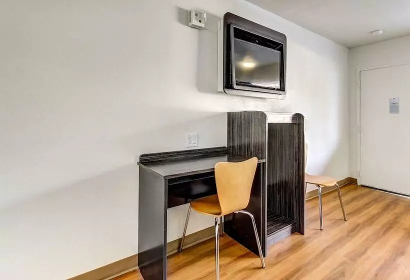 Motel 6 Waco   Lacy Lakeview