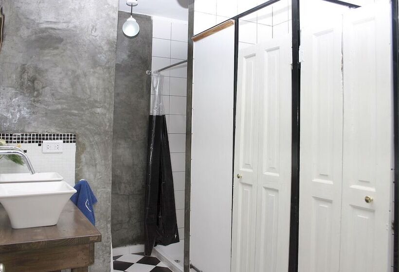 Elefante Rosa Hostel