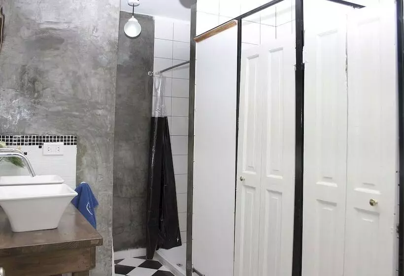 Elefante Rosa Hostel