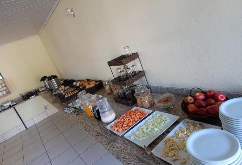 هتل Comodoro De Livramento