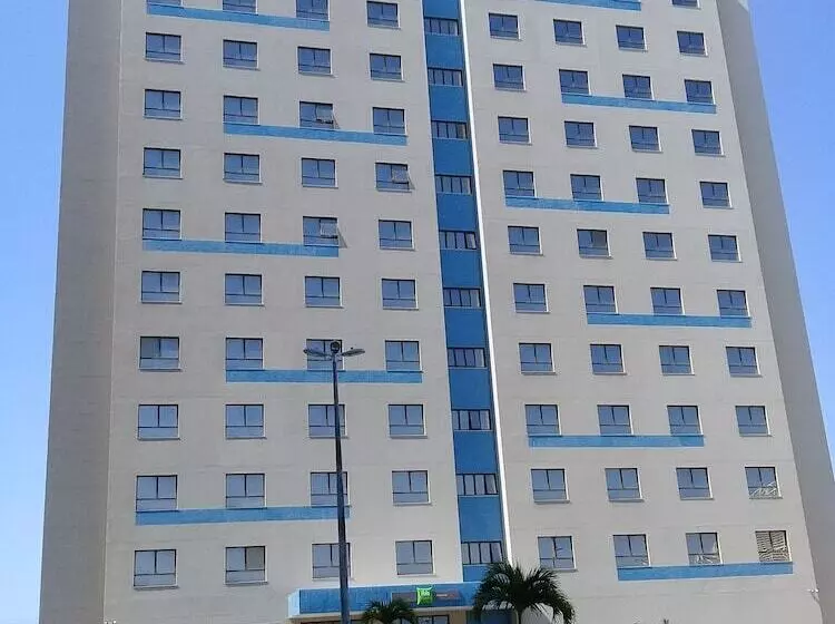 ホテル Ibis Styles Maracanau