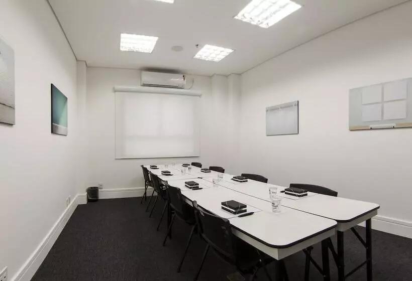 ホテル Ibis Styles Maracanau