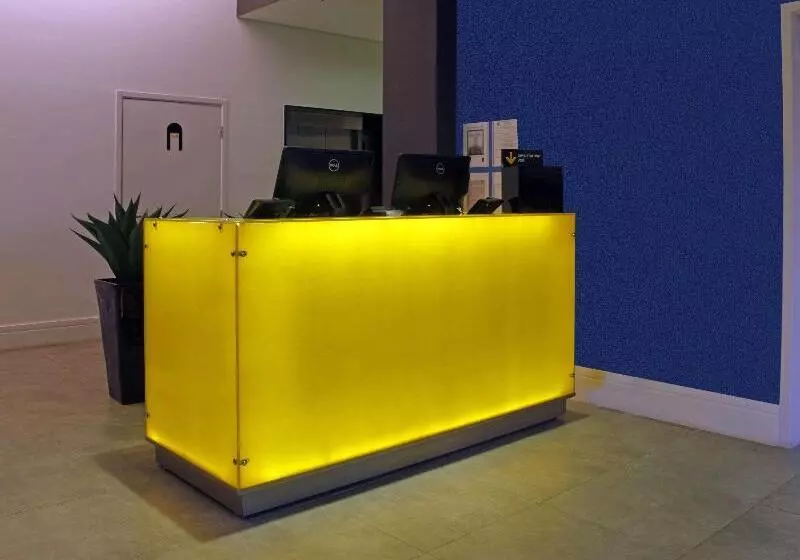 ホテル Ibis Styles Maracanau