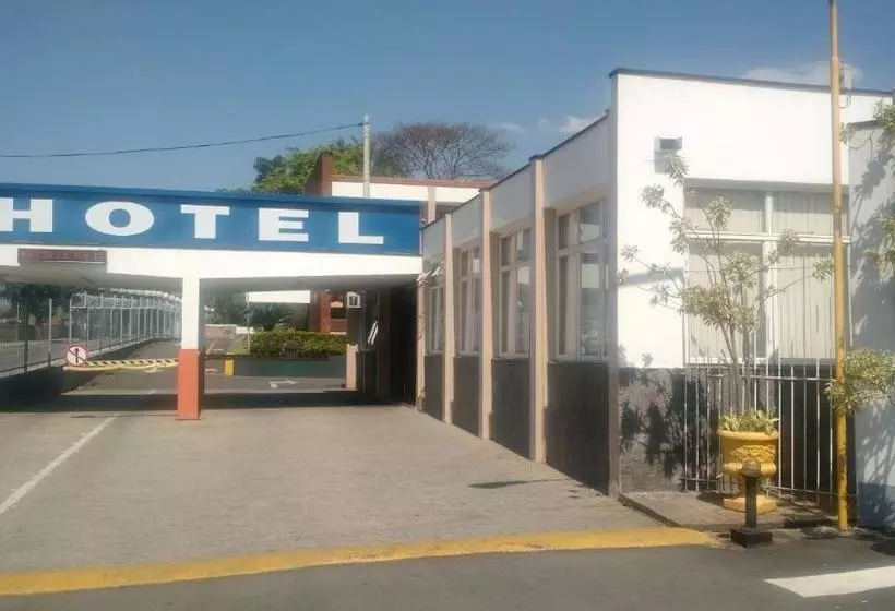 Hotelli Lago Azul