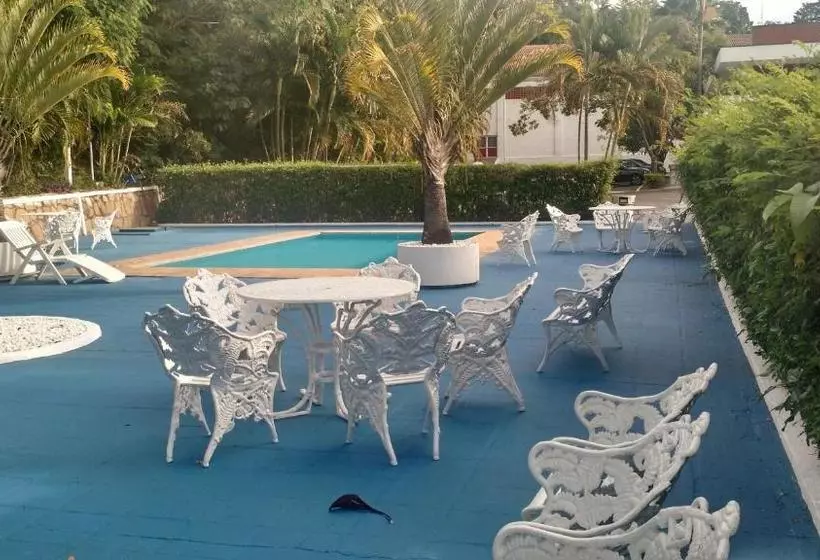 Hotelli Lago Azul