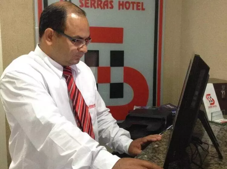 هتل Serras