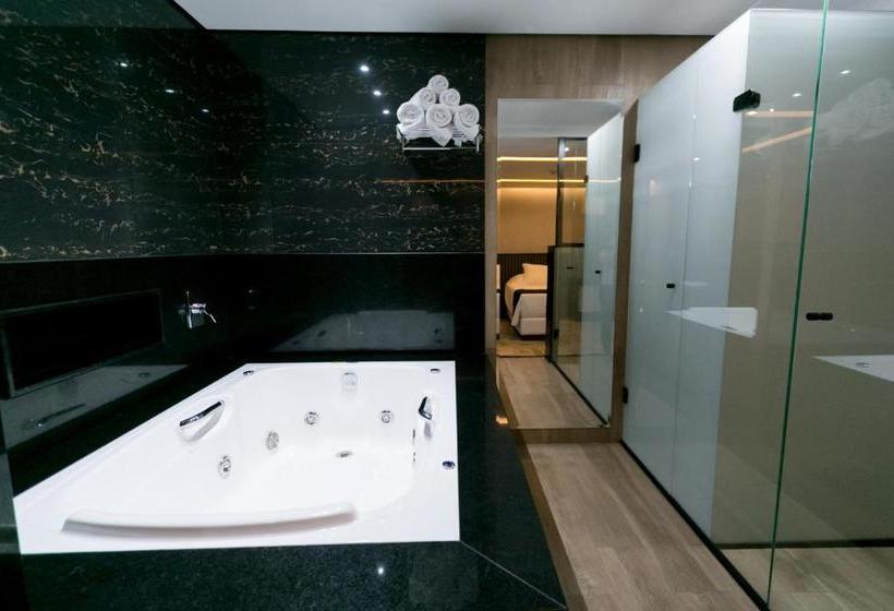 فندق Adria Premium