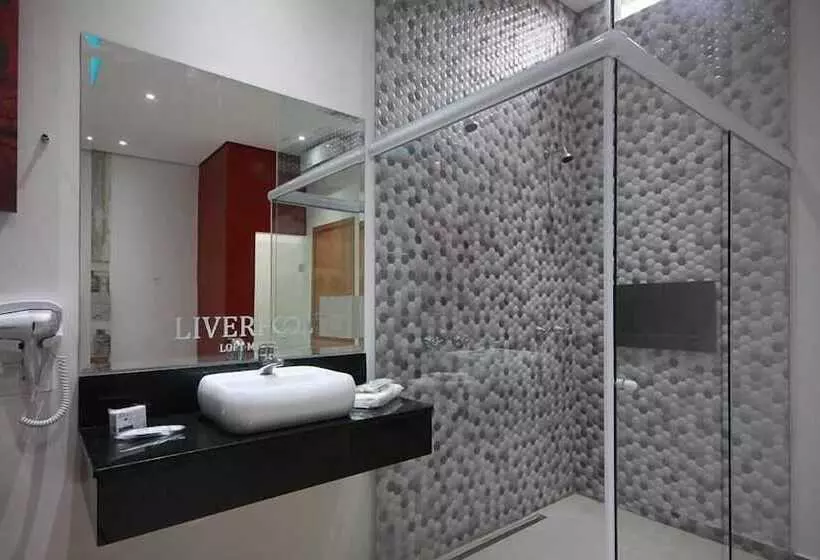 Liverpool Hotel & Motel