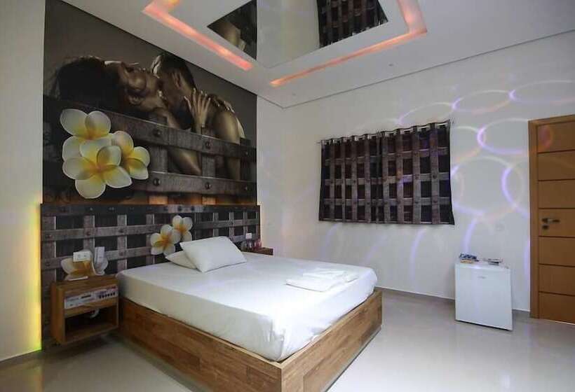 Liverpool Hotel & Motel