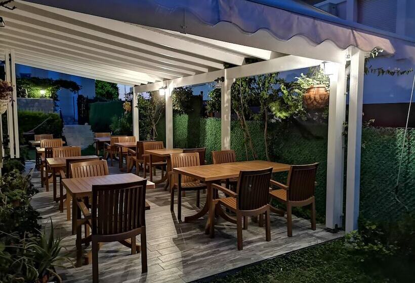 住宿加早餐  Kandira Butik