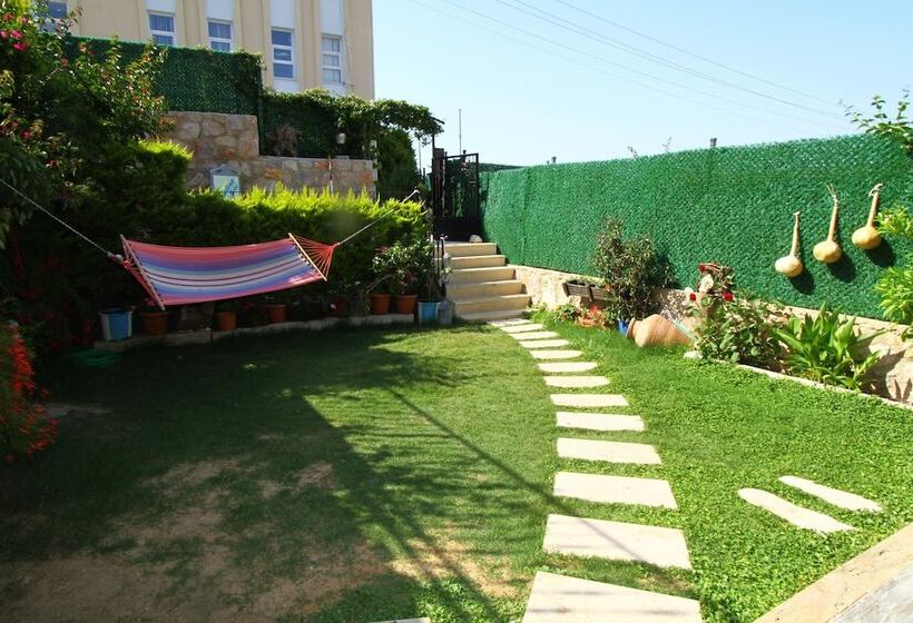 住宿加早餐  Kandira Butik