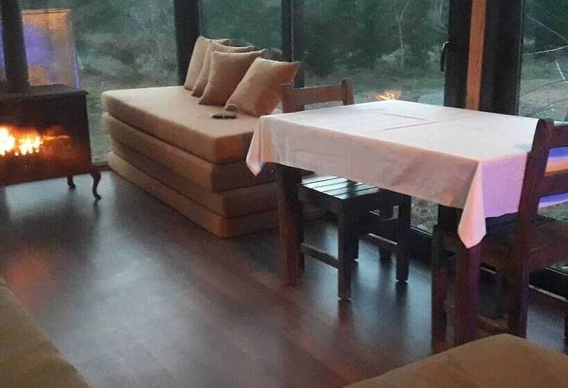 تختخواب و صبحانه Vira Creek House