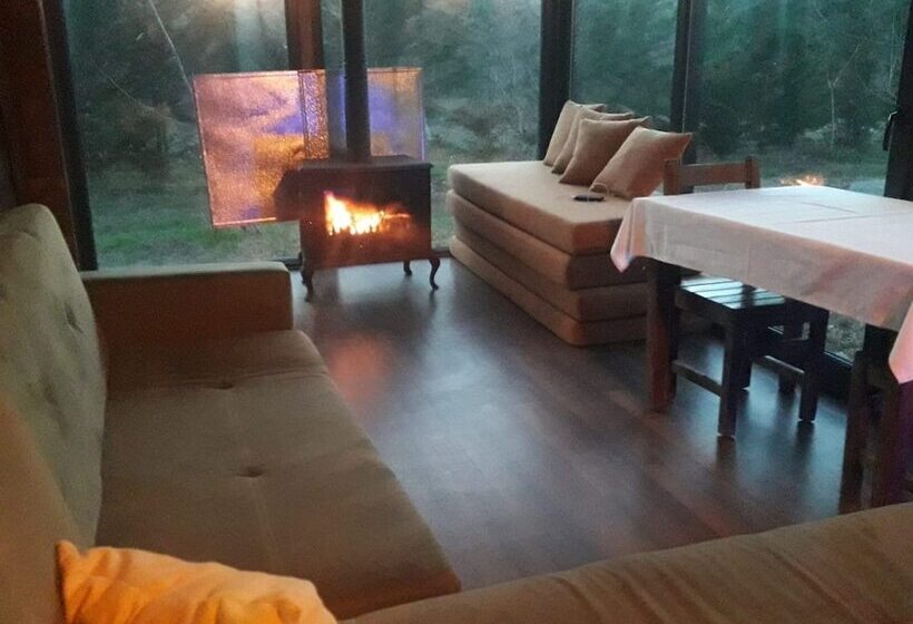 تختخواب و صبحانه Vira Creek House