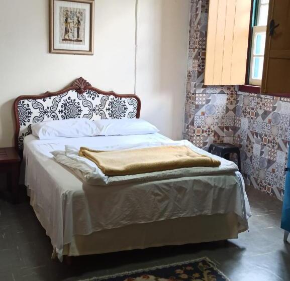 Brumas Ouro Preto Hostel E Pousada