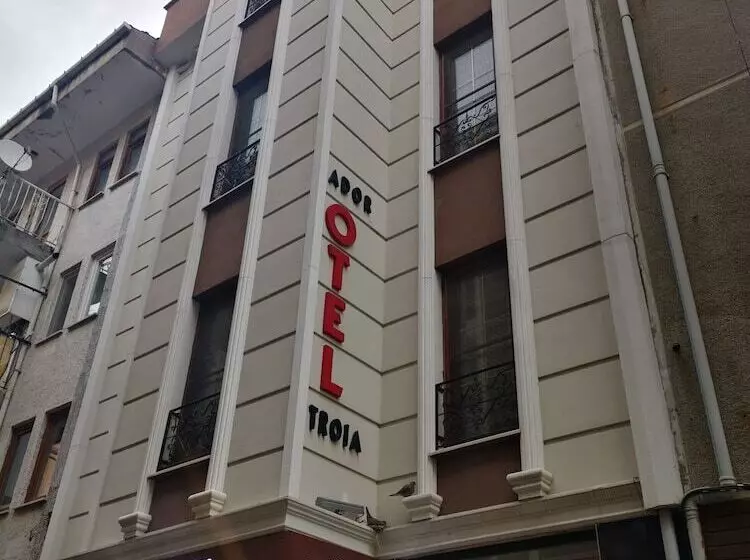 هتل Ador Troia
