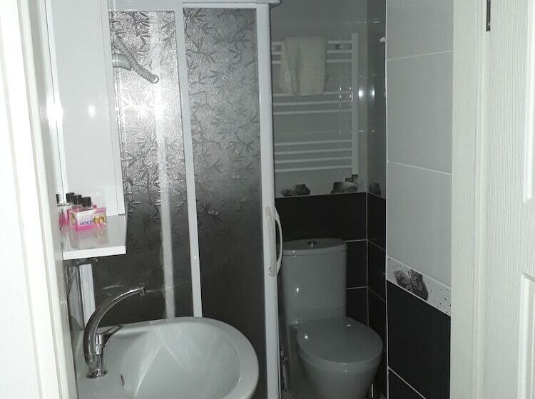 בית מלון כפרי Ador Troia