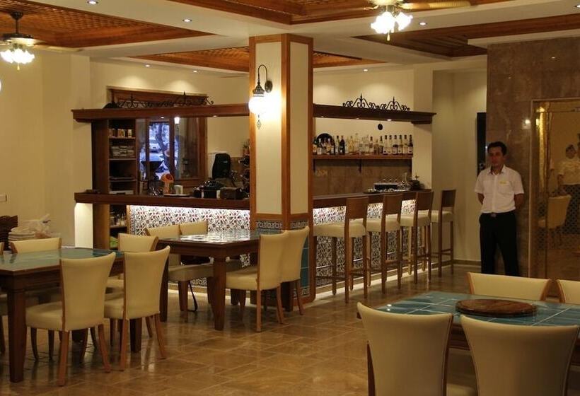 فندق Konak Tuncel Efe