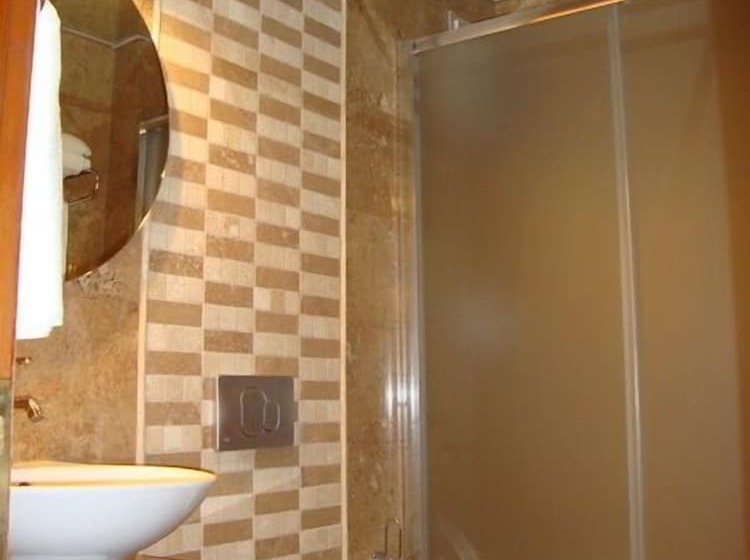 فندق Konak Tuncel Efe