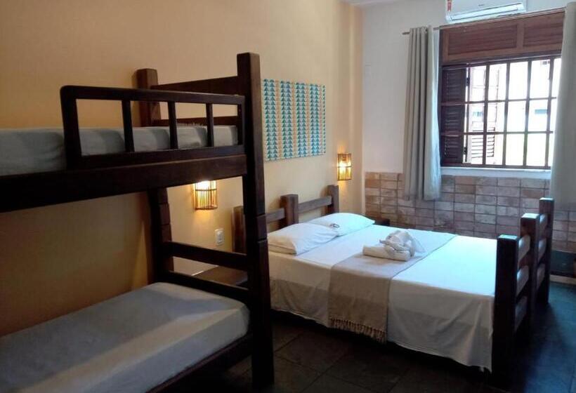 Praia Do Forte Hostel