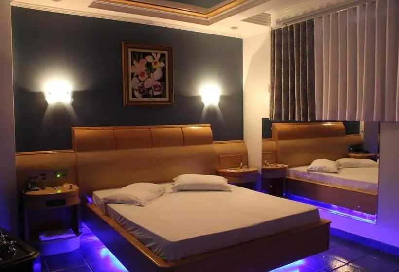 Xenon Motel