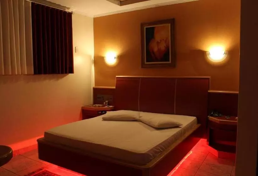 Xenon Motel