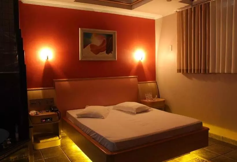 Xenon Motel
