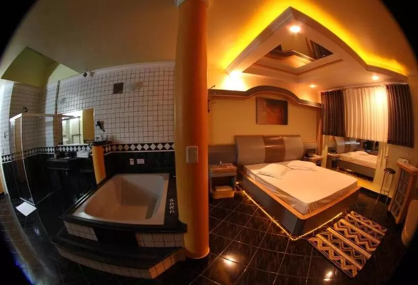 Xenon Motel